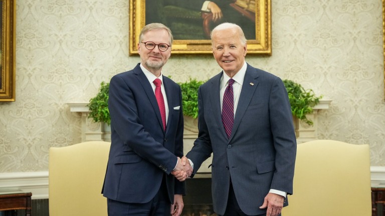 fiala_biden_00